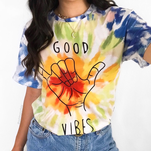 Daisys Boutique Tops - Good vibes colorful tie dye oversized t-shirt